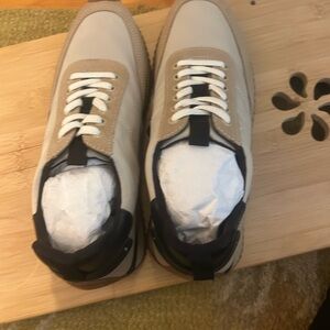 Vince Camuto Beige and White Men's Low-Top Sneakers